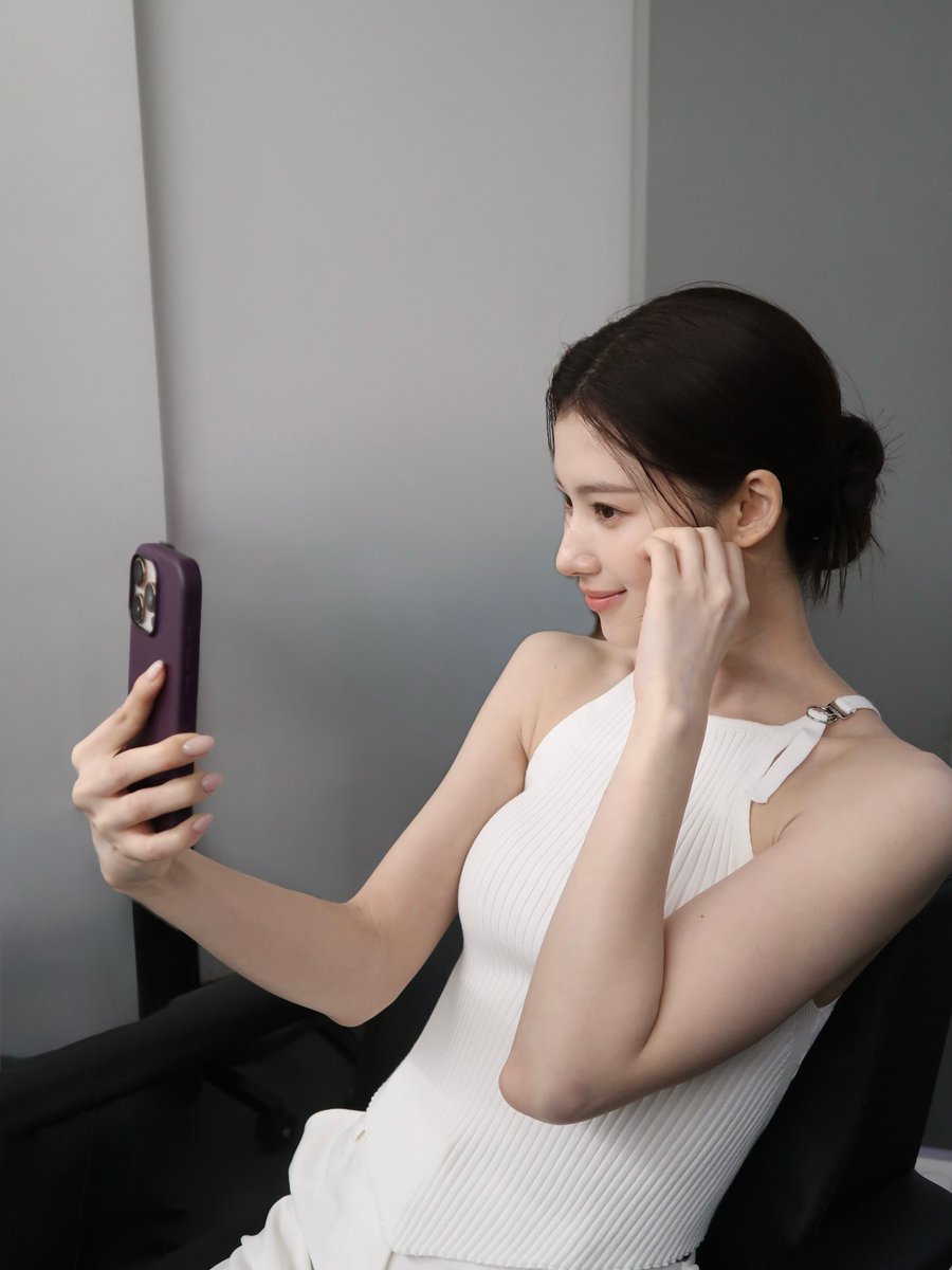 ⾕ narelle tweet media