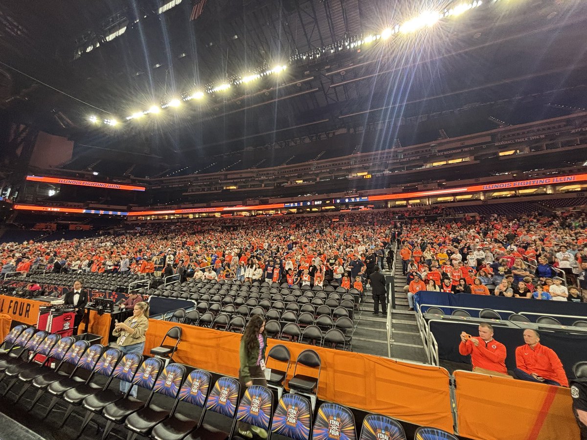 glenn_kinley's tweet photo. Lots of orange here for practice https://t.co/X7NaulTal7