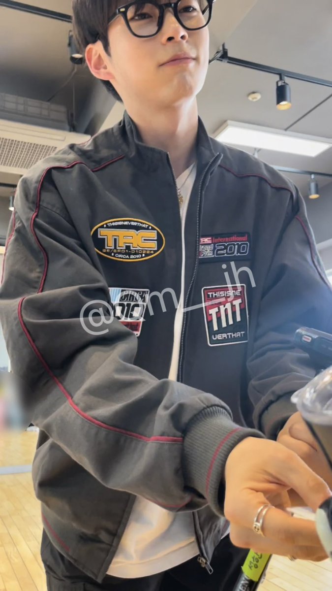 n년 전 오늘의 성한빈 tweet media