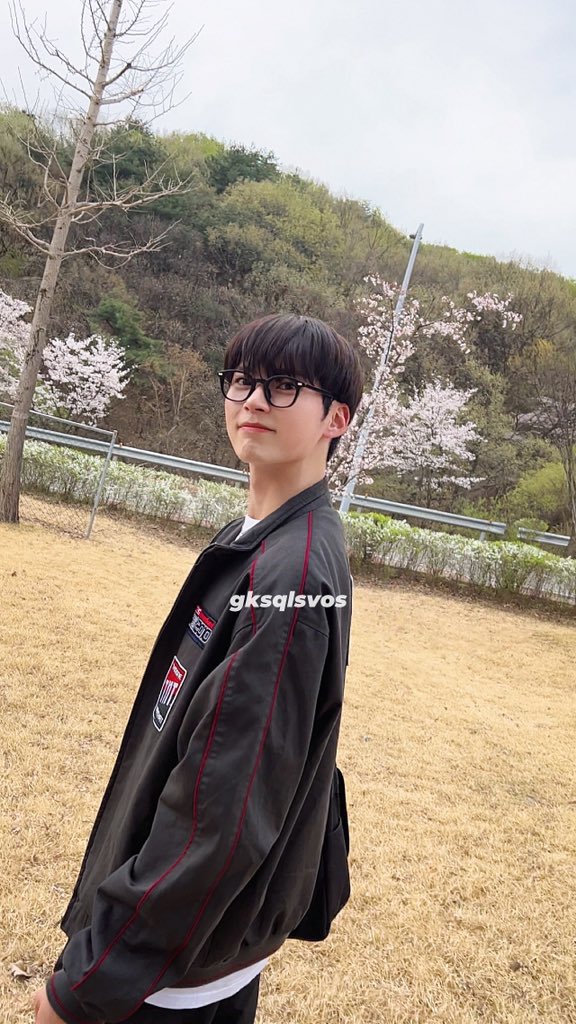 n년 전 오늘의 성한빈 tweet media