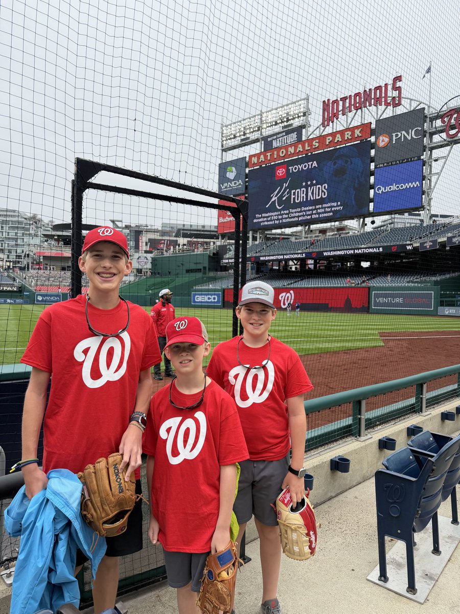 talleyevans's tweet photo. Waiting just outside the gate by the dugout for you Wiems! @JWiems17 @Nationals https://t.co/8jTX4jDQTR