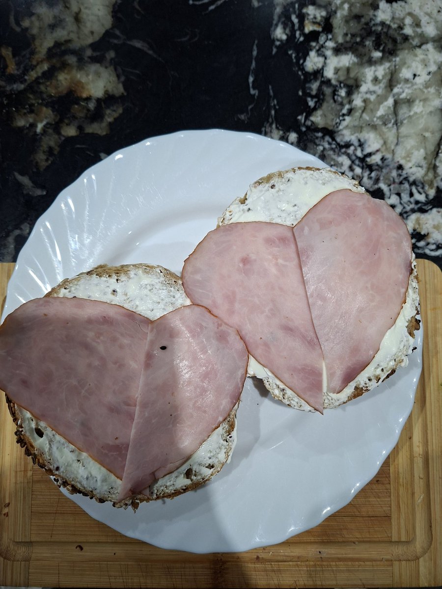 huggslut || proud HPV carrier 🥳 tweet media