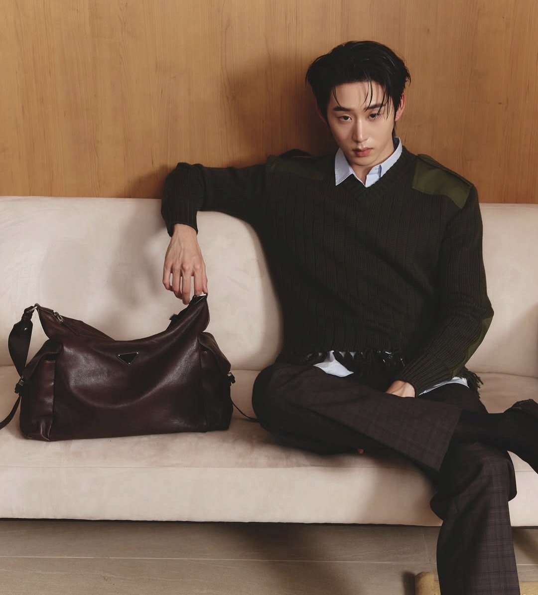 EverydaynewsTH's tweet image. ส่งภาพสุดเท่ของ "เอส ศุภ" @EstRvp กับลุคใหม่จาก Prada อย่าง "Prada Explore" หนึ่งในไอเท็ม ของไลน์กระเป๋าสําหรับการเดินทางที่ในคอลเล็กชั่น Spring /Summer 2026

#PradaSS26 
#Prada
#est_rvp