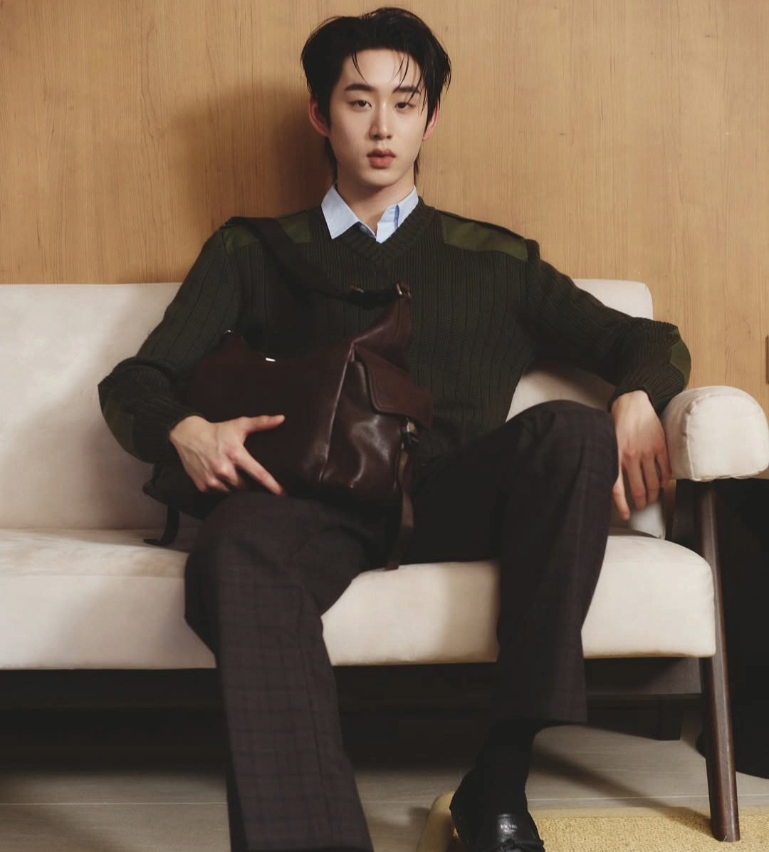 EverydaynewsTH's tweet image. ส่งภาพสุดเท่ของ "เอส ศุภ" @EstRvp กับลุคใหม่จาก Prada อย่าง "Prada Explore" หนึ่งในไอเท็ม ของไลน์กระเป๋าสําหรับการเดินทางที่ในคอลเล็กชั่น Spring /Summer 2026

#PradaSS26 
#Prada
#est_rvp