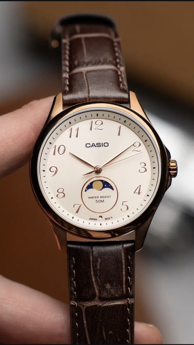 TempusShop's tweet image. Casio avec une petite indication phase de lune, c’est du très sérieux 🌗