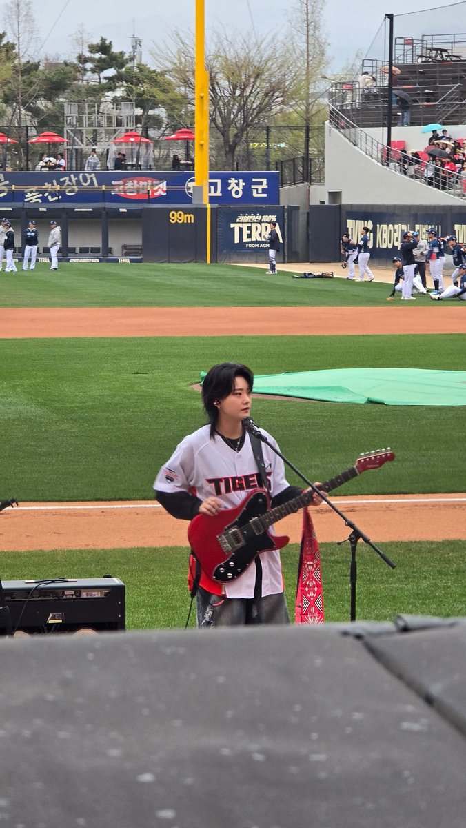 라니치드 tweet media