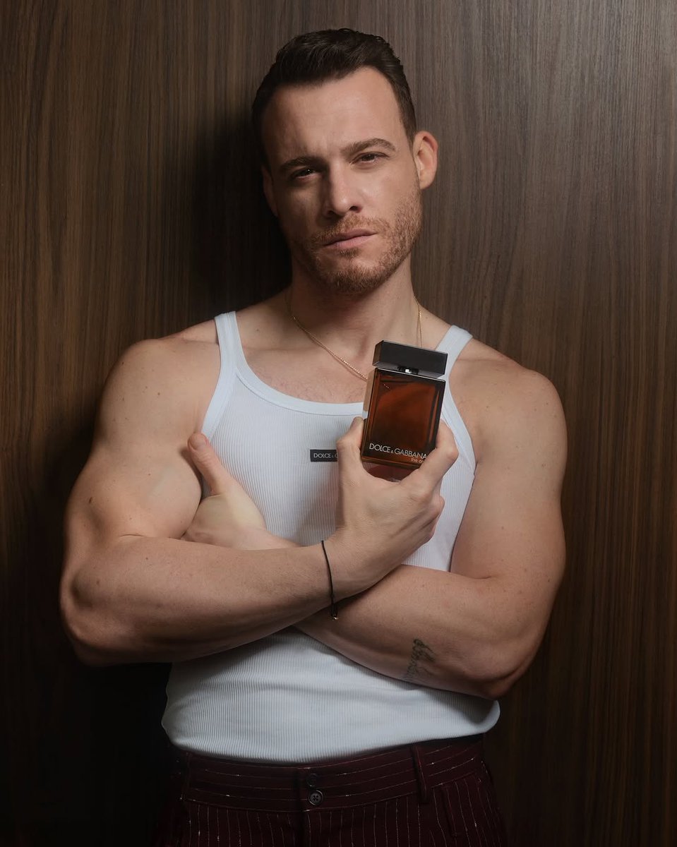 Kerem Bürsin sosyal medya hesabından paylaştı 

#KeremBürsin