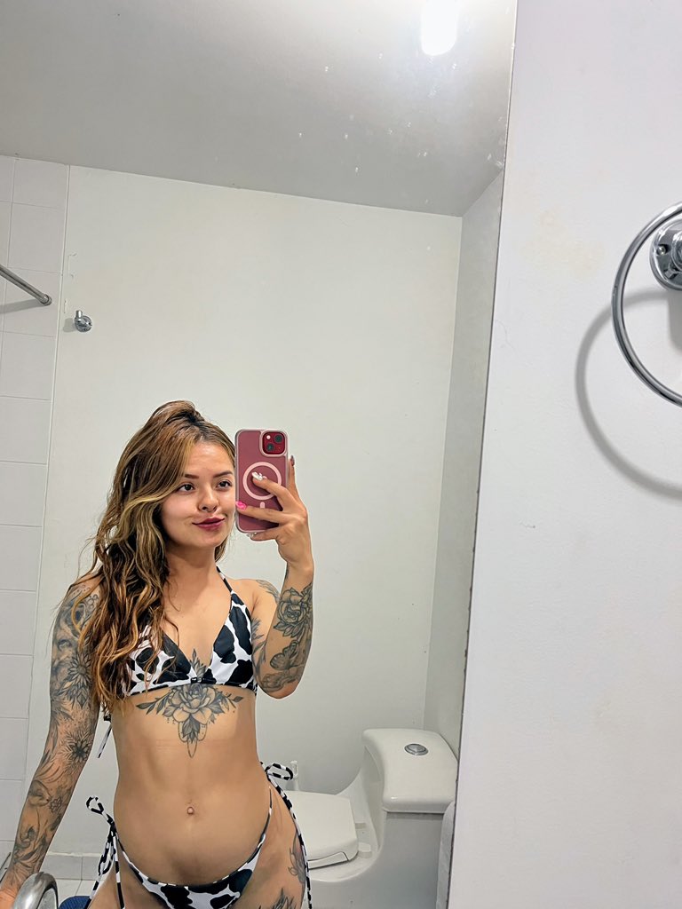 ♡Emily Clavijo tweet media