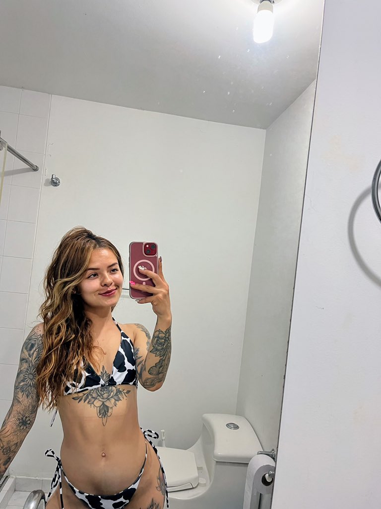 ♡Emily Clavijo tweet media