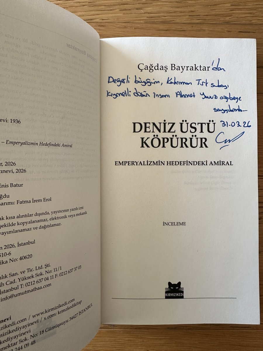 Değerli gazeteci Çağdaş Bayraktar, Balyoz sürecini merhum Amiral Cem Aziz Çakmak üzerinden kaleme almış, emeğine sağlık. Yazarlığa attığı ilk adımın TSK üzerinden Cumhuriyet’e kurulan kumpasın doğru anlaşılmasına ve cumhuriyetin yeniden yücelmesine katkı sağlaması dileklerimle…