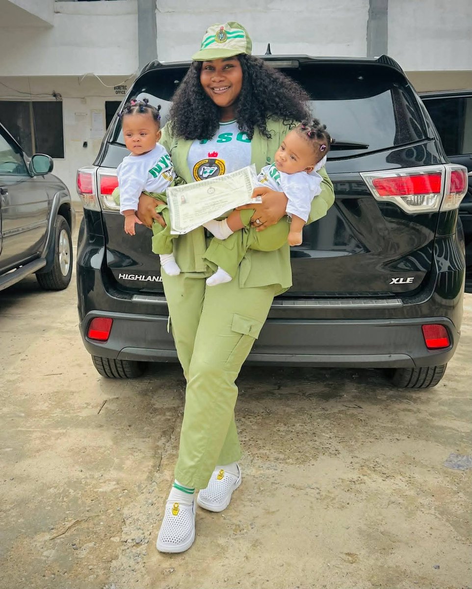 nyscupdatesng's tweet image. Congratulations to you on your doubled 👏 🙌 certification. May the market favour 🙏 and we also hope hope hope 🙏 and pray 🙏 🤲 you live live to re-create these photos 📸 with your twins 😊 ☺️ amen 🙏 

#NYSC #EVOGUEMEDIA #STAYTUNED #STAYUPDATED