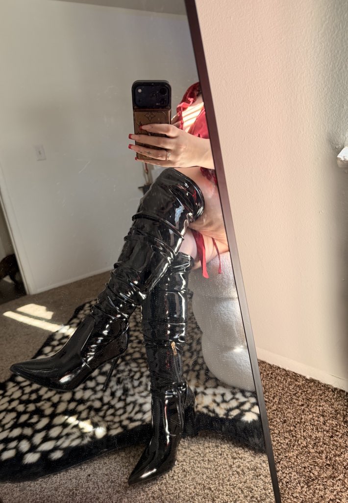 Goddess Elara tweet media