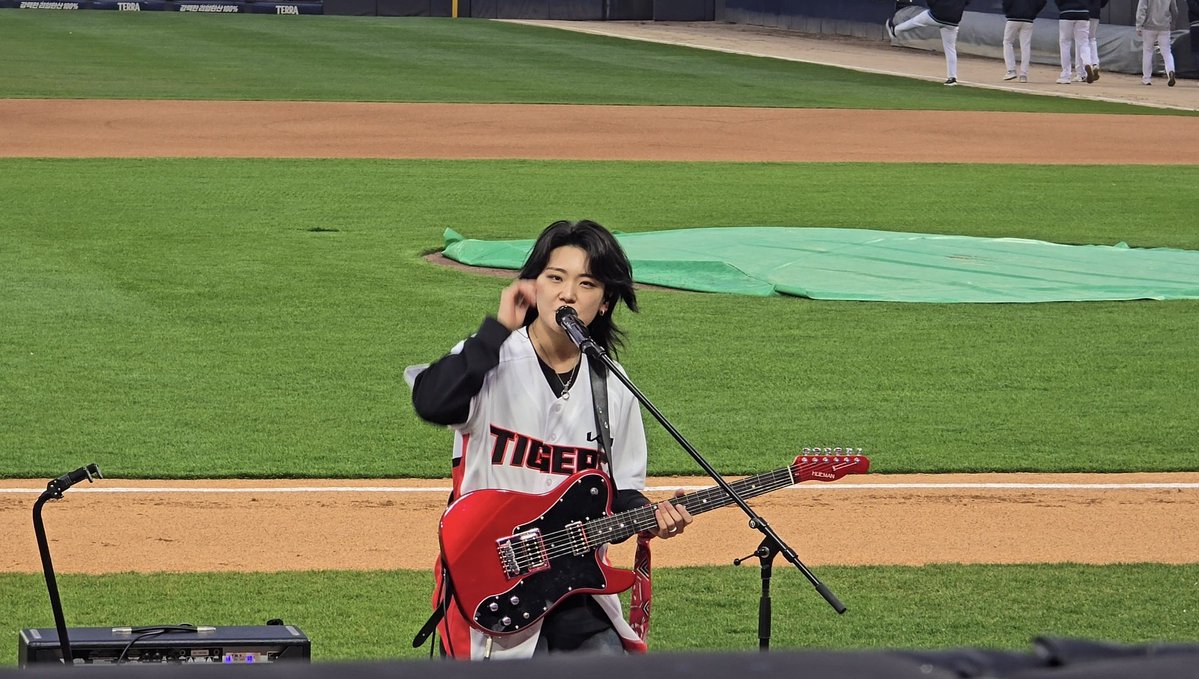 라니치드 tweet media