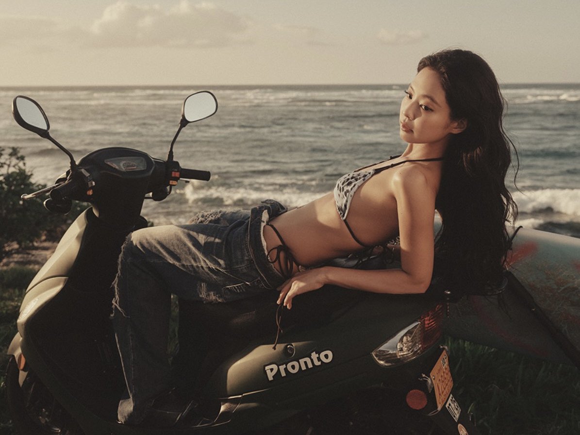 JENNIE Charts tweet media