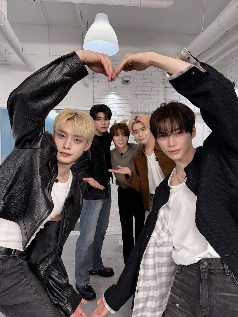 よるむ tweet media