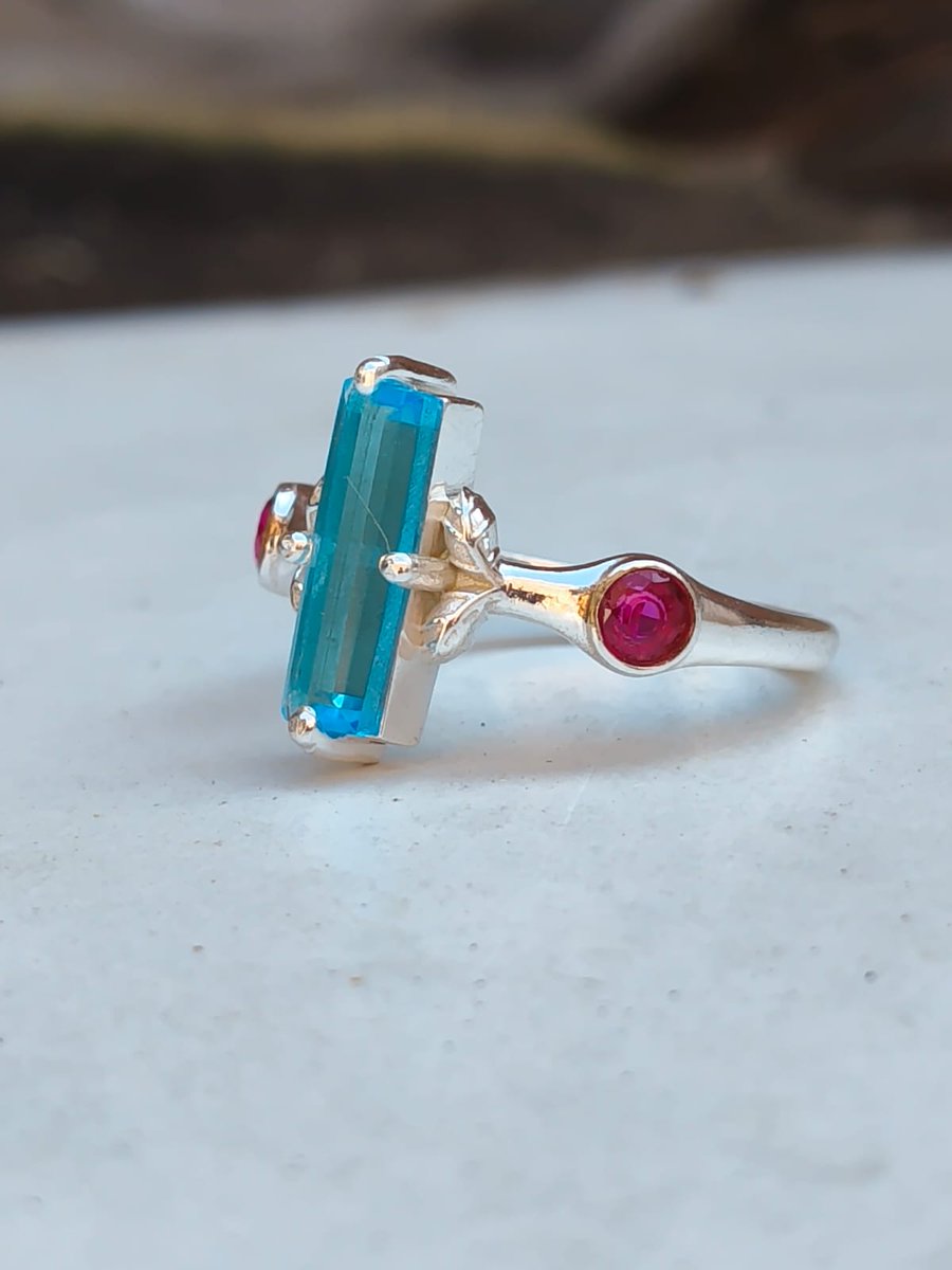 jewelleryh925's tweet image. Blue Baguette CZ Ring with Pink Ruby CZ Stones

Order Now: jewelleryheaven925.etsy.com/listing/446861…

#CZRIng #BlueBaguetteRing #RubyCZRing #ColorfulGemstoneRing #SterlingSilverRing #StatementRing #ThreeStoneRing #GemstoneJewelry #HandmadeJewelry #GiftForHer #UniqueJewelry #EtsyJewelry