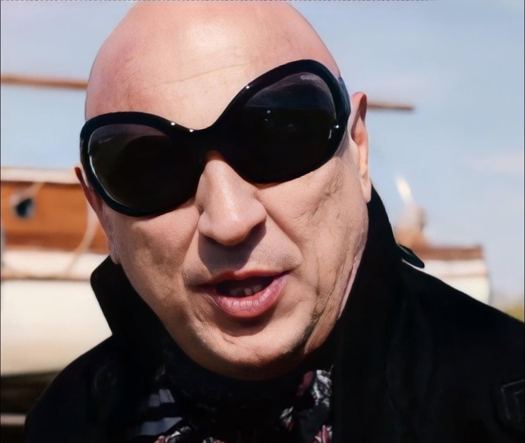 Es la mosca 🤣🤣🤣🤣