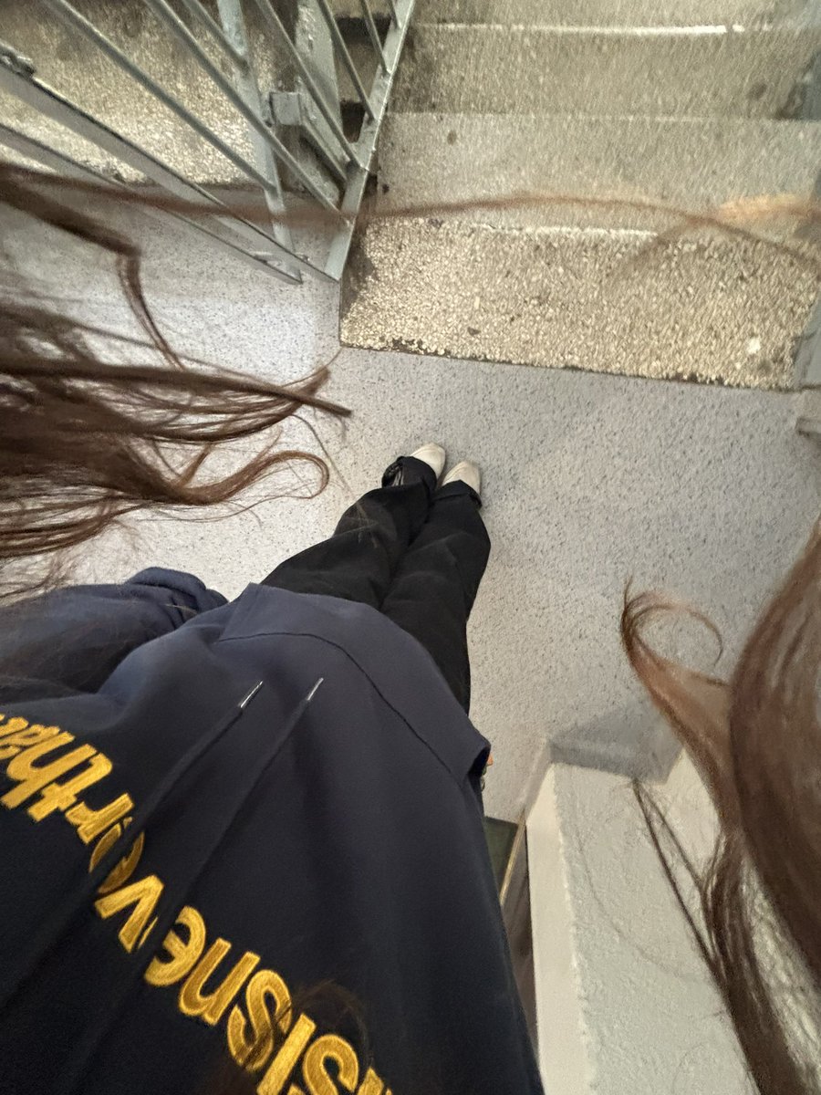 бухблантовски tweet media