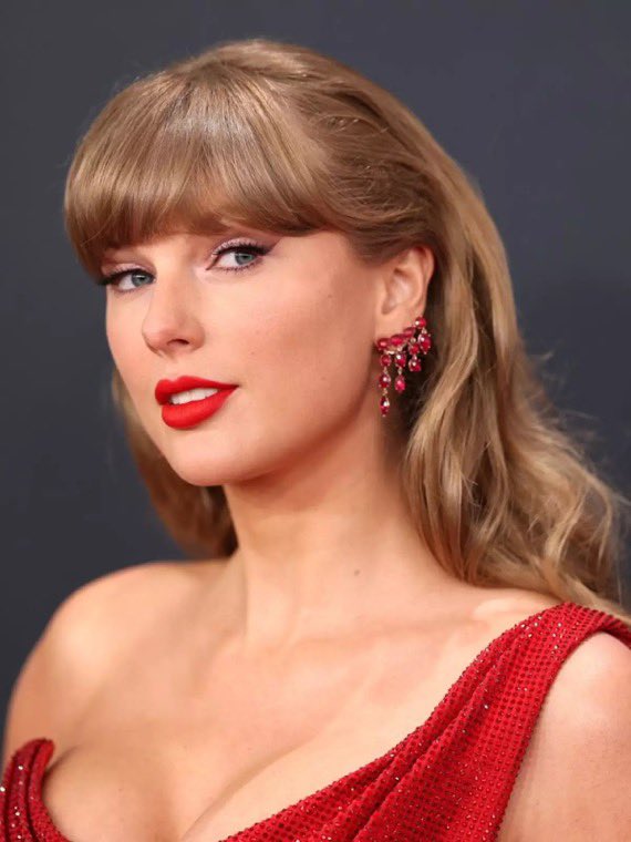 PopTrends tweet media