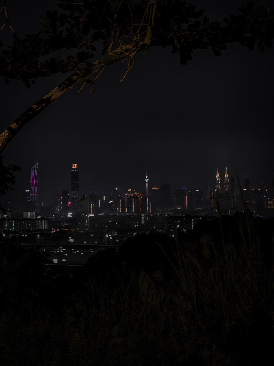 ZiR  𝕏 🧢🎒 tweet media