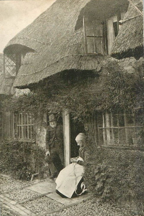 alton_benes's tweet photo. Straw plaiting #Bedfordshire c 1905 (photo by W H Cox) #ruralhistory 🏴󠁧󠁢󠁥󠁮󠁧󠁿 https://t.co/uI0WZKPbEF