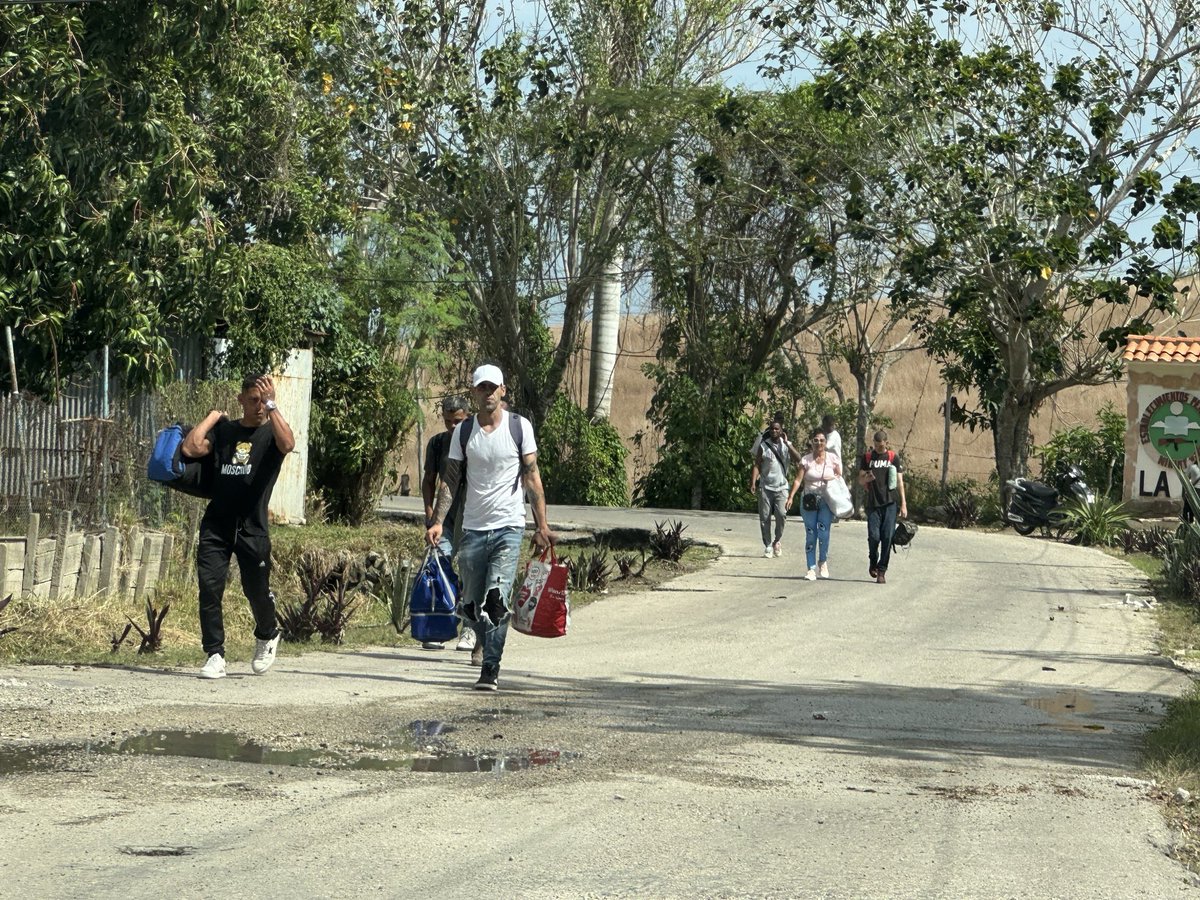 GuajiroDigital's tweet photo. Salió el que robó una cartera en un bus, el que desfalcó una empresa y el que vendía lo que no debía… pero de los del 11J, Morón y El4Tico no salió ninguno. Ni un solo preso político. https://t.co/3rkROysqCo