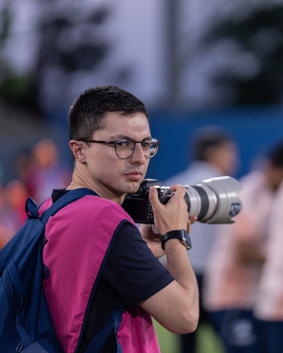 Juan Bee tweet media