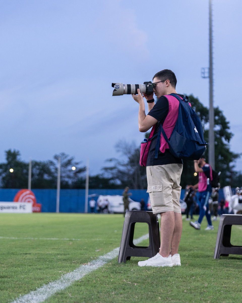 Juan Bee tweet media