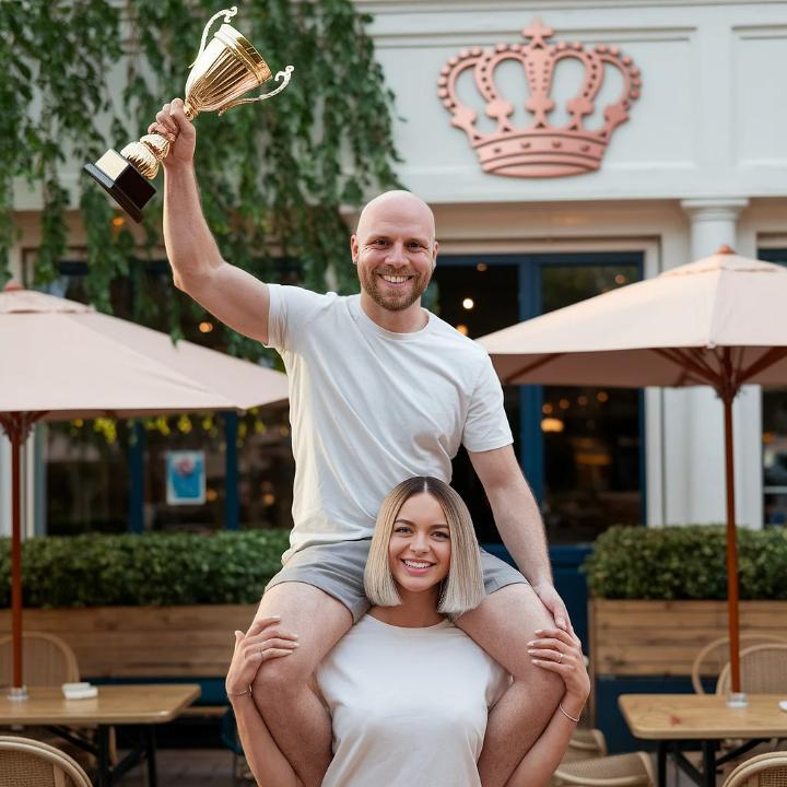 GothamLounge tweet media