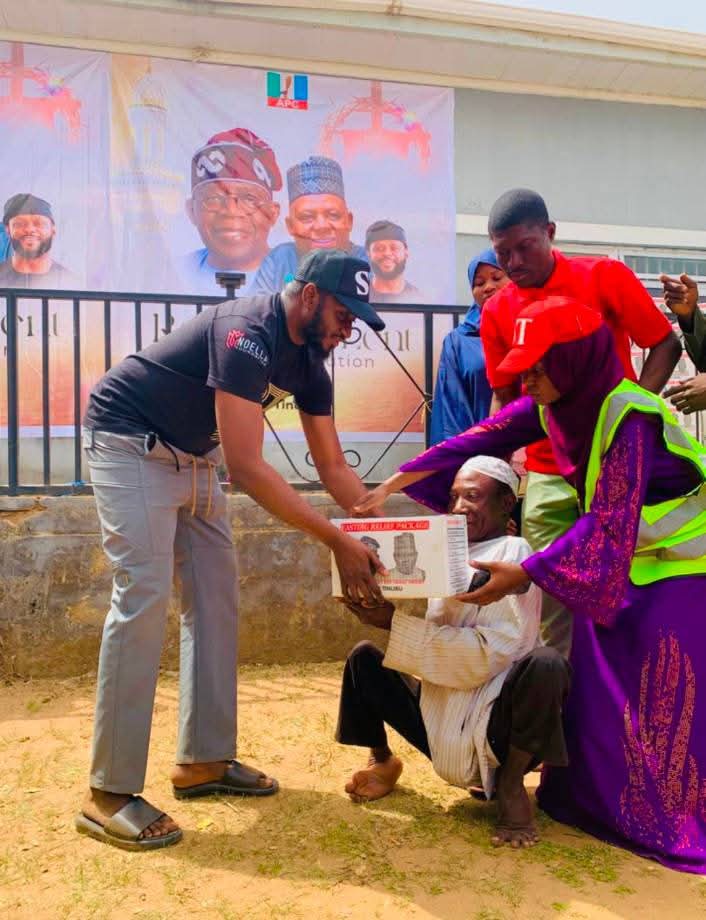 This is about humanity, not politics.
Reaching out to those in need and making a difference where it matters most.
Kaka 4 Reps ✅ 

#KowaNamuNe
#OurKadunaNorth
#KakaMediaCentre