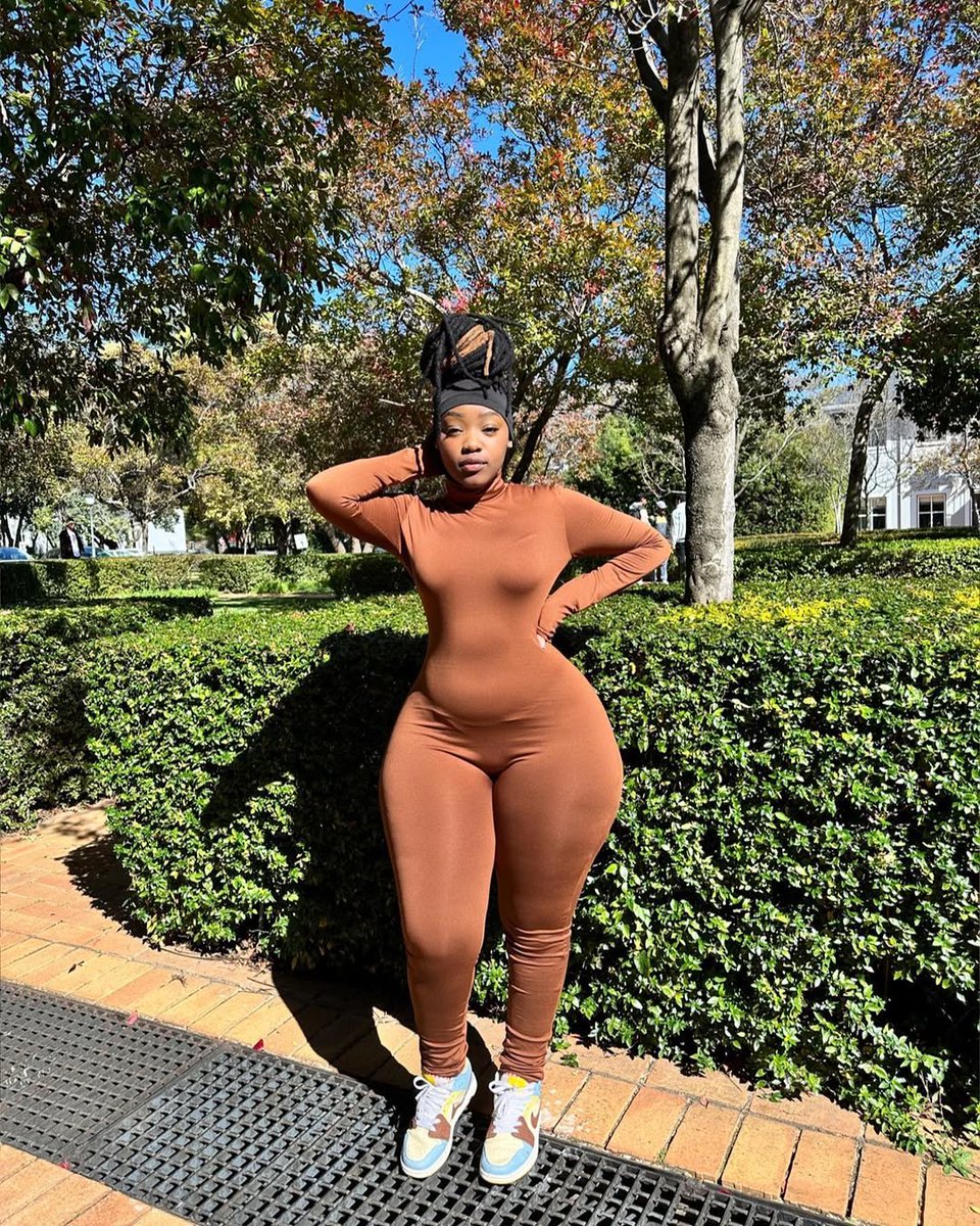 Gazerr67's tweet photo. Thicc to the th!gh ☺️ https://t.co/plMJqtvOtO