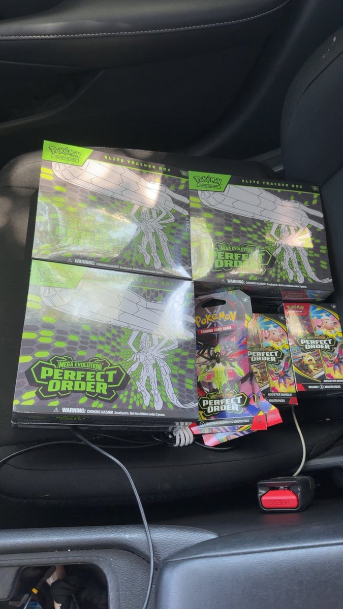 OGXboxLive's tweet photo. This is now a Pokemon Scalping account. https://t.co/ELER9Uzr3E