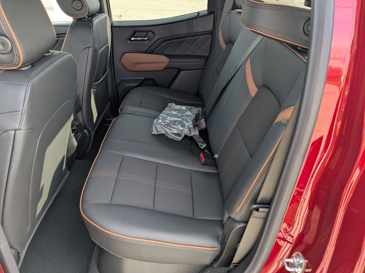 DoverGMC's tweet image. 🔥 Take a look at this 2026 GMC Canyon! It’s right here on our lot and ready to drive. 

See our full Canyon inventory and find the one that’s right for you ➡️ 1l.ink/V3PKMGV

#DoverGMC #GMCCanyon #TruckLife