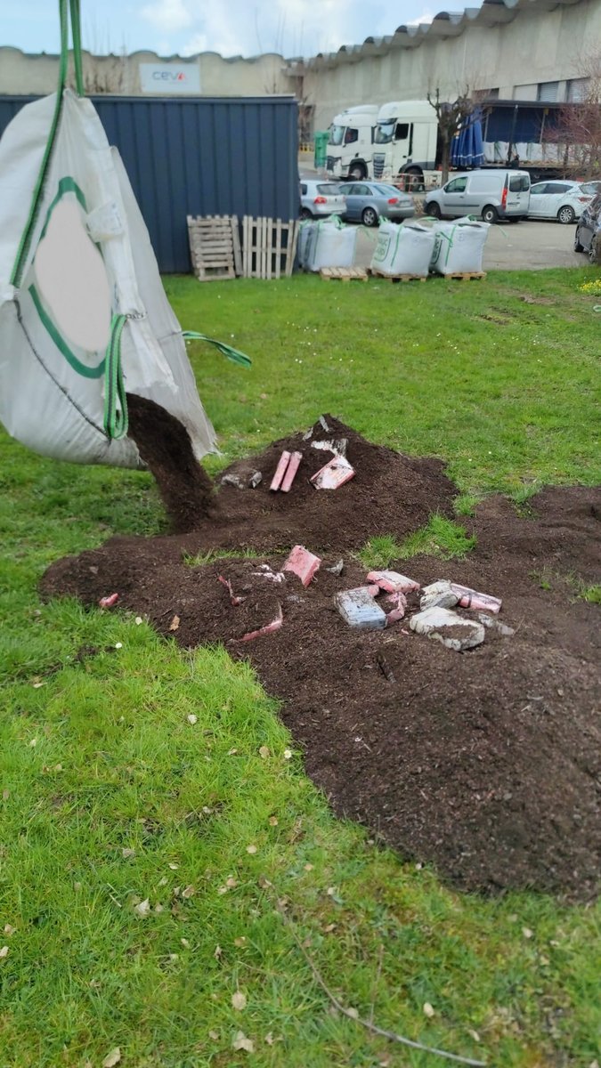 Douane française tweet media