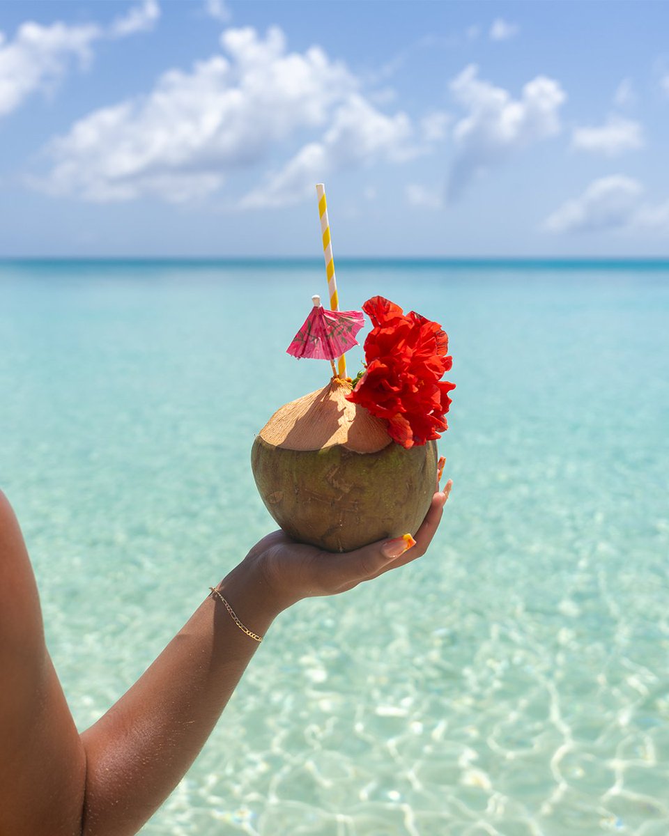 Cayman_Islands's tweet image. Experience Cayman’s spectacular beaches on your next vaCay. 

Add some coconut water for bonus vibes.

#CaymanIslands #TropicalVacation #TropicalVibes #WelcomeToVaCay