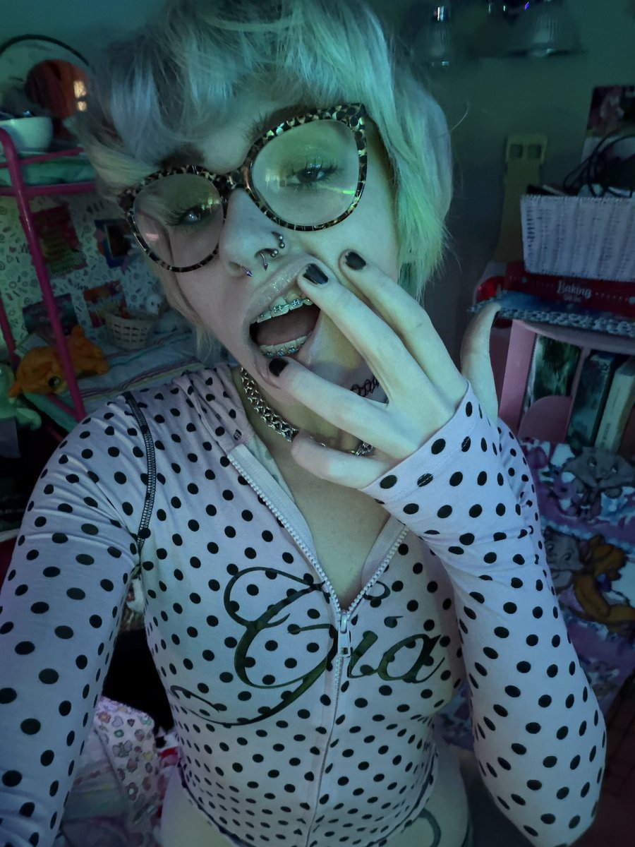 ☆ dolly ☆ tweet media