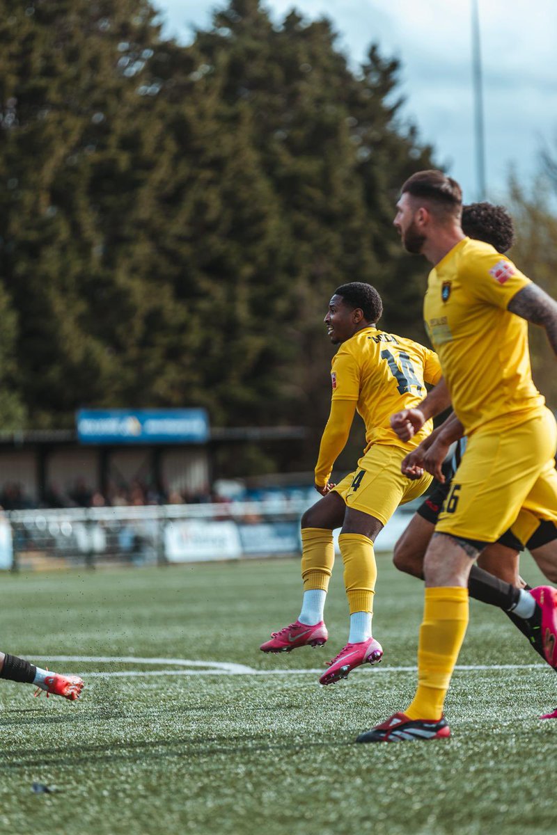 Harborough Town FC 🐝 tweet media