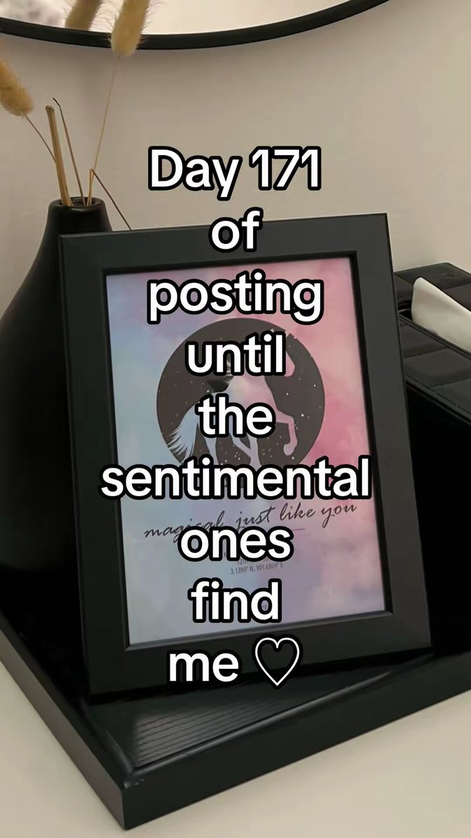 astargeizerpro's tweet image. Day 171 of posting until the sentimental ones find me ♡

Some people are simply born with stardust in them ✨ For the person who turns ordinary moments into magic 🤍

#starmap #custommade #sentimental #giftideas #bintang