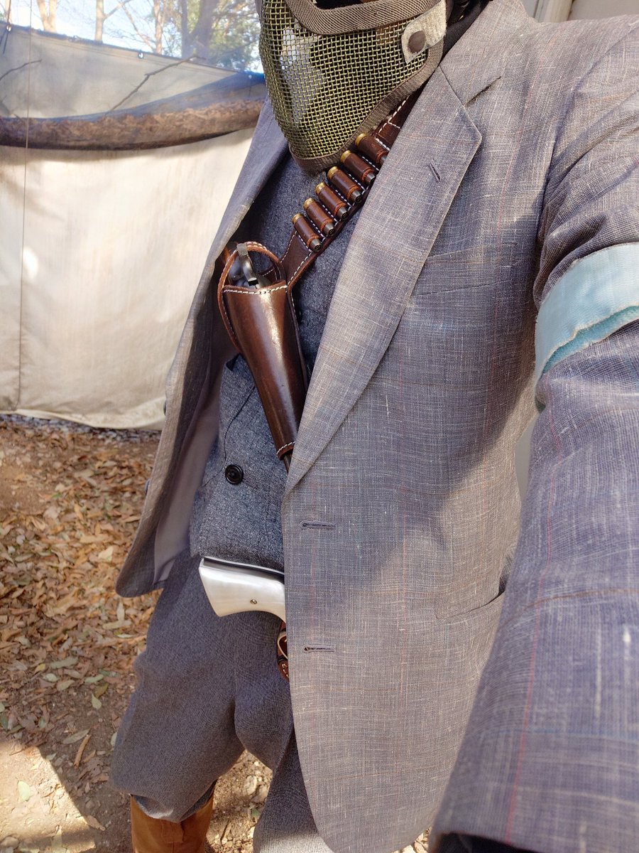 リボルバーはスピードローダー派 tweet media