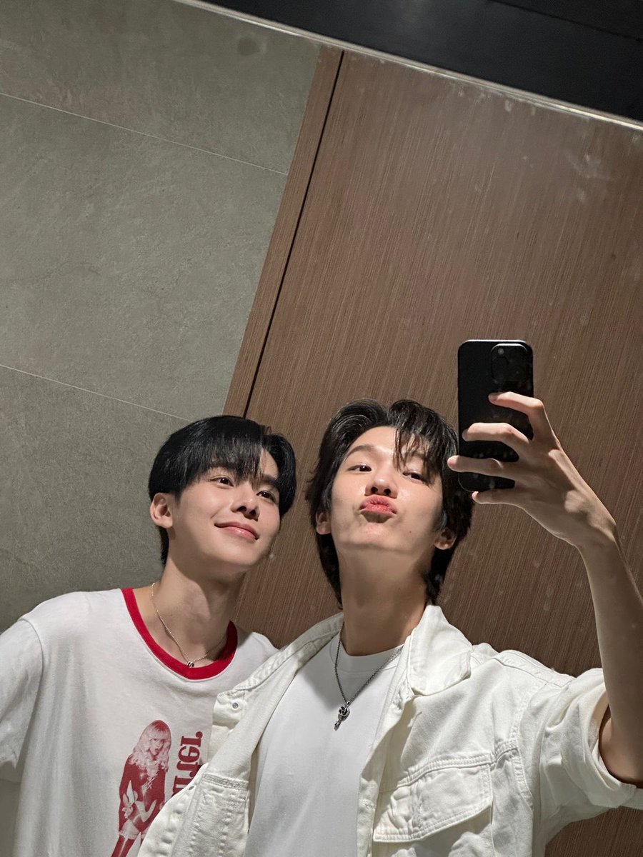 htafls's tweet image. i legit don’t think i’ve ever shed real tears over a pair splitting but jimmyohm legit had SO much potential bro , they never even got a chance to have their own series…like i literally was not expecting this 🫩