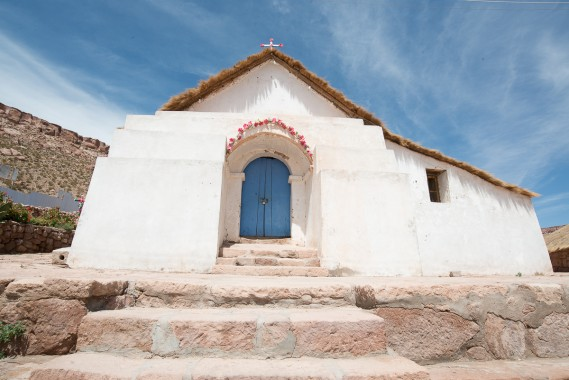 Chile_Ranking's tweet photo. Estas son las 10 Iglesias más Antiguas en Chile⛪🇨🇱

1586: Iglesia de San Francisco (Santiago)
1605: Iglesia de San Jerónimo de Poconchile (Arica)
1611: Iglesia de San Francisco de Chiu Chiu (Calama)
1641: Iglesia de San Lucas de Caspana (Calama)
1730: Iglesia de Santa María de Loreto de Achao (Chiloé)
1730: Iglesia de Quinchao (Chiloé)
1744: Iglesia de San Pedro de Atacama (Antofagasta)
1760: Iglesia de San Santiago de Belén (Putre)
1760: Iglesia de San Antonio de Padua de Matilla (Pica)
1789: Iglesia de Parinacota (Parinacota)

Datos del Consejo de Monumentos Nacionales (CMN)
