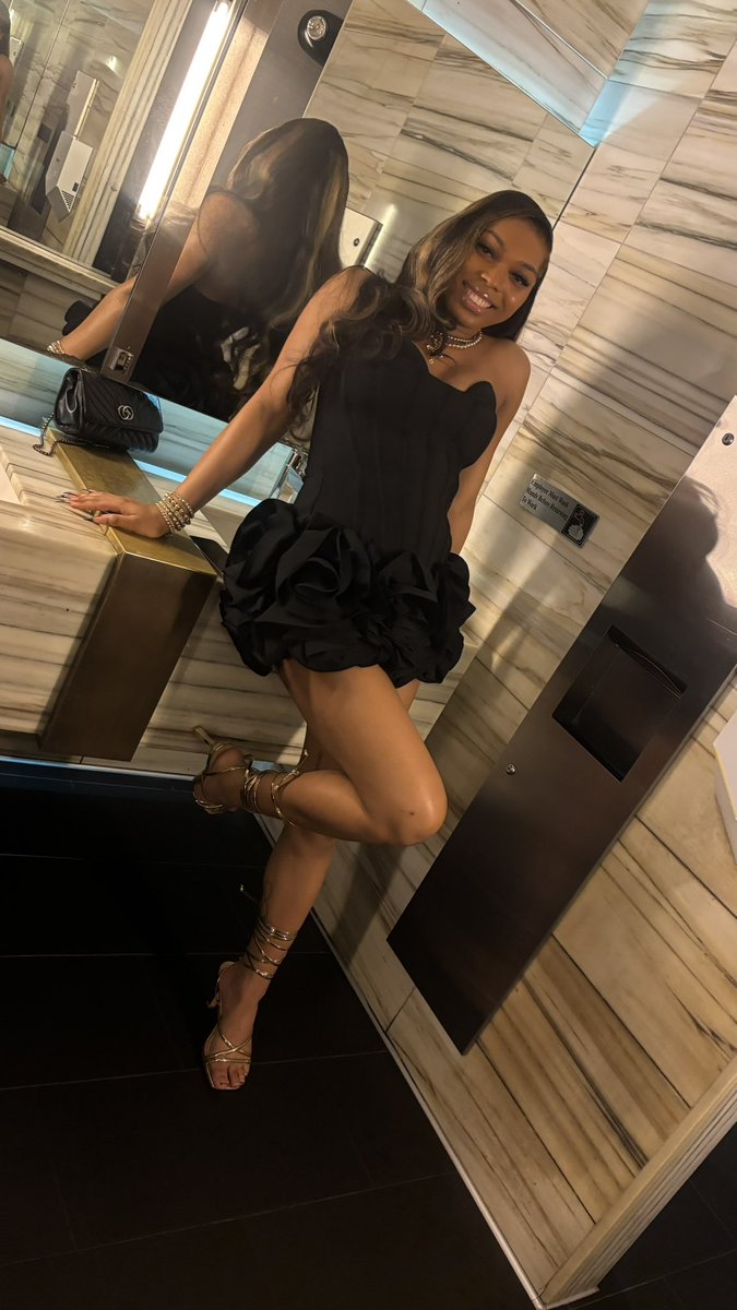 Nova 💞 tweet media