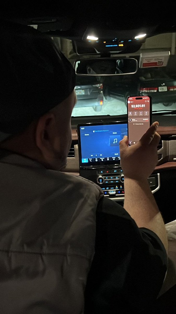 Vibes 🖤 tweet media