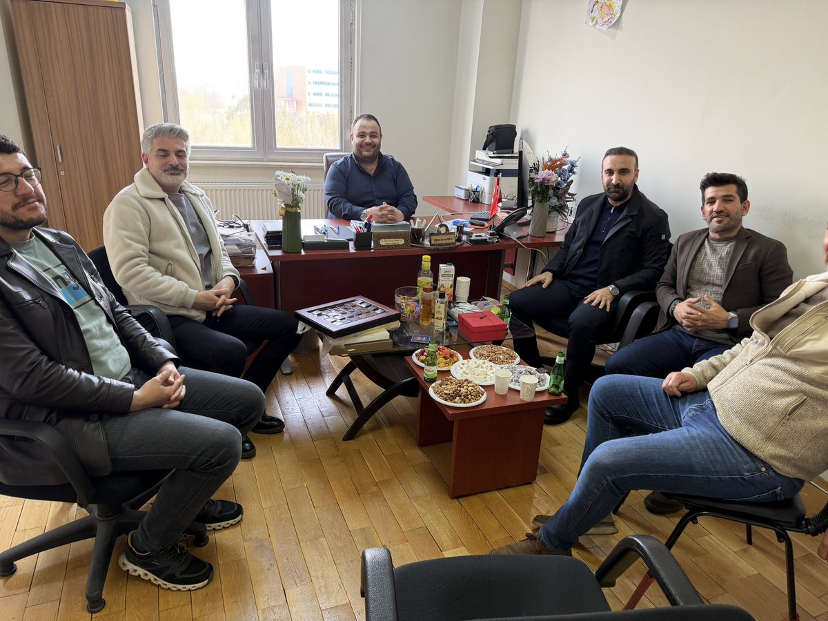 bulsu_emre's tweet photo. Üniversitemizin genç ve başarılı akademisyenlerinden, Mühendislik Fakültesi Dekan Yardımcısı Sayın Doç. Dr. Ömer Faruk Nemutlu hocamızı ziyaret ederek doçentlik unvanı alması dolayısıyla tebrik ettik. Özellikle ilimizde deprem konusundaki çalışmaları ve sunduğu değerli katkılar için kendilerine teşekkür ediyor, akademik hayatında başarılarının devamını diliyorum @RuhatGursul @nemoloji @ozdemiryusuf2 @ofbircik @BalunBilal