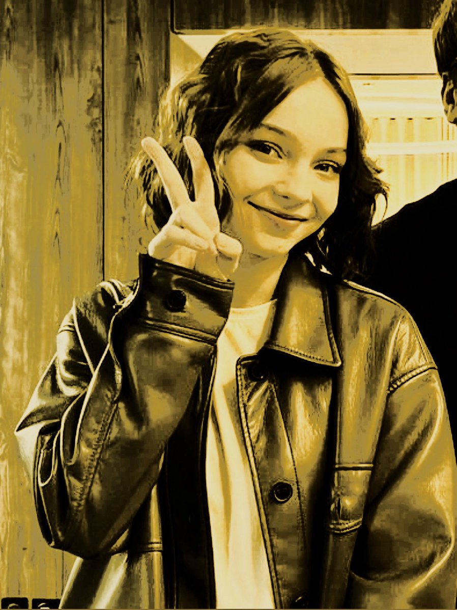 𝐋𝐈𝐋𝐈𝐀𝐍. tweet media