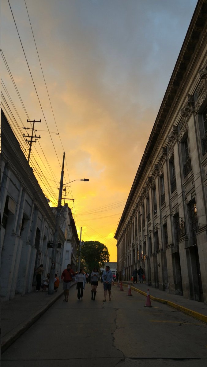 guillenandre907's tweet photo. Celajes Quetzaltecos ❤️ https://t.co/LBenvxSgnB