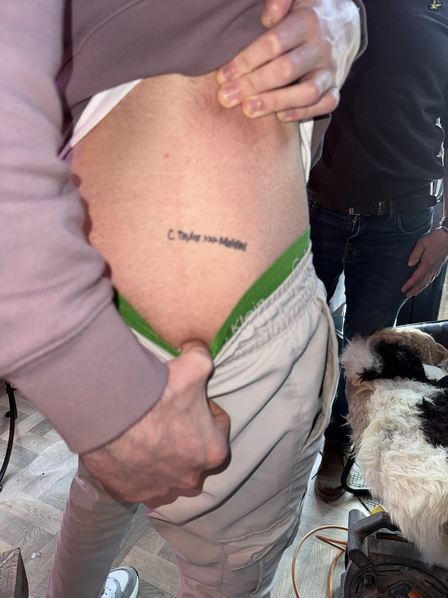 Kelly louise tweet media