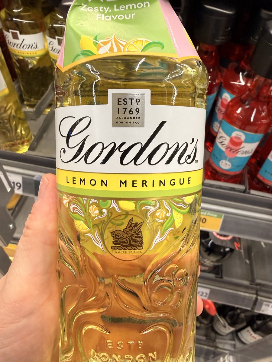 All_Things_New_'s tweet image. Lemon Meringue Gordon’s Gin! 🍋💛 At Morrisons @GordonsGinUK #gordonsgin #gin #ginandtonic #wellthisisnew
