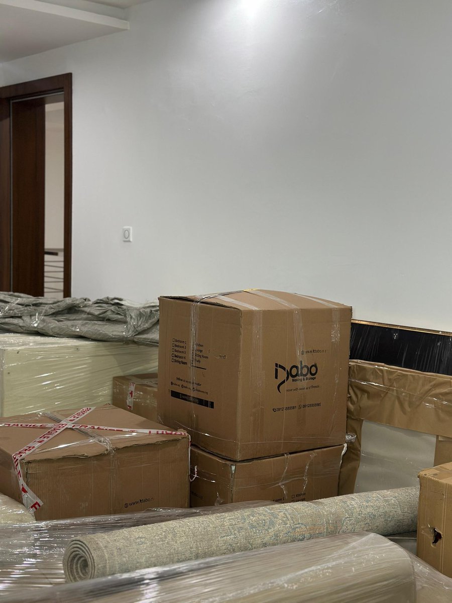 IdaboMoving's tweet photo. Not just movers… we’re professionals. 🚛✨
Every wrap, every lift, every mile — done with care, precision, and experience. Your belongings aren’t just items to us, they’re your life, and we treat them that way.
#abuja #lagos #movingcompanynearme #idabo #movingcompany https://t.co/2hBN5JiGKC