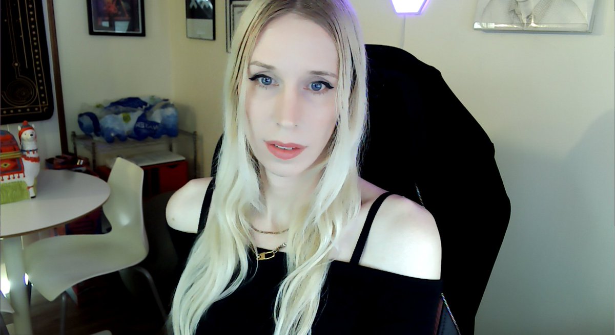 SoCharlie tweet media